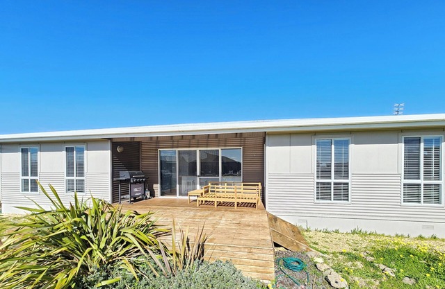 Jama - Coastal Entertainer - 200 metres to Robes' famous Longbeach!