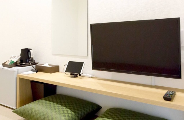 Japanesestyle room small Japanese breakfast inclu / Osaka Ōsaka