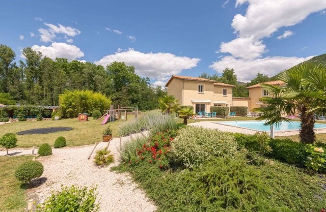 Jasmin in the Domaine des Fleurs flower estate