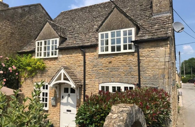 Jasmine Cottage - 2 Bedroom in Heart of Bourton