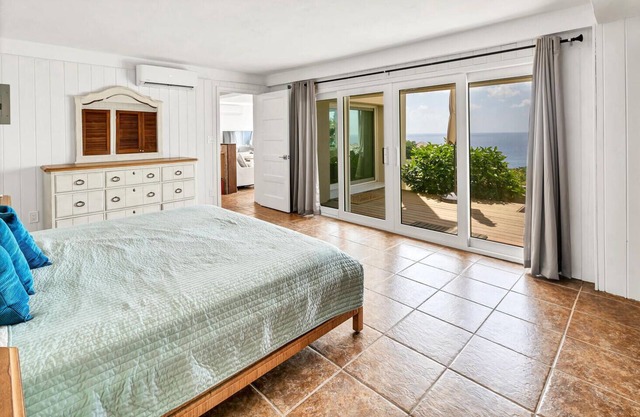 Jaw dropping views of sapphire blue water from every room!