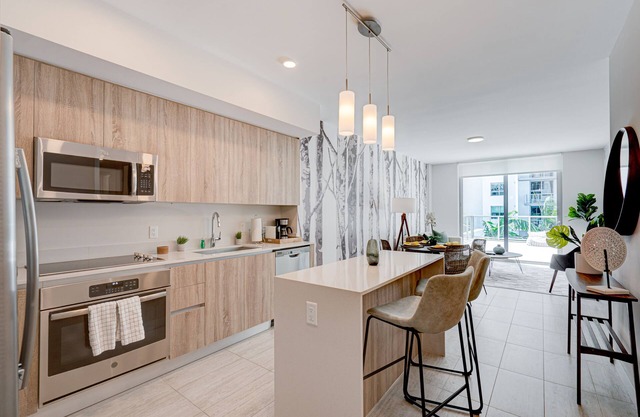 JC719 DESIGN DISTRICT, LUXURY BAYVIEW