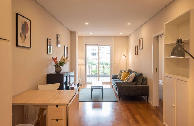 JENNY PORTO - Beautiful apartment with balcony and pool