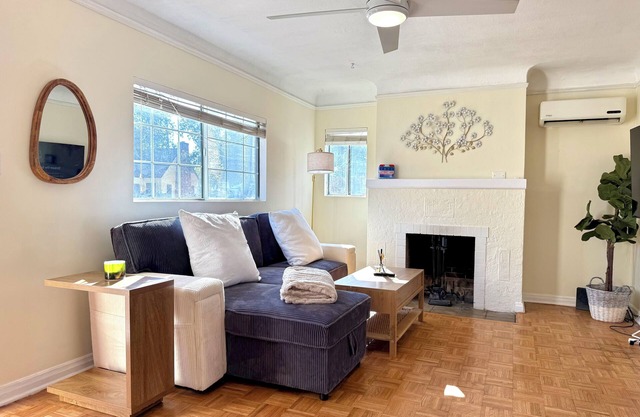 Jie’s Pasadena · Stylish 2B1B Home 5 mins to PCC