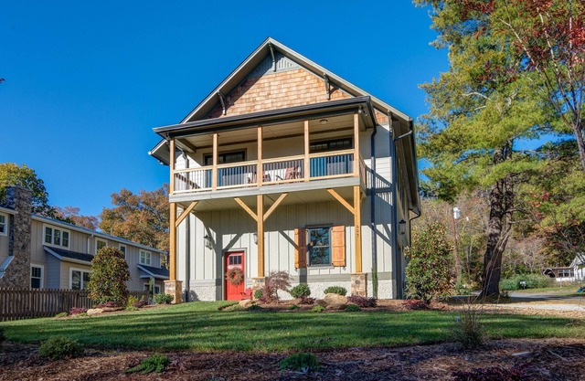Johnson Carriage House-Walk to Downtown Black Mountain