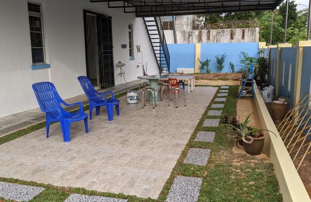 Johor Bahru 6 Bedrooms Corner House: Big & Comfort