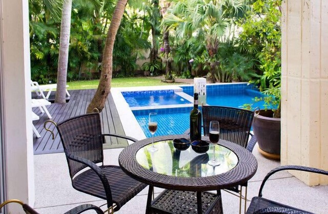 Jomtien Beach Villa sleep 12