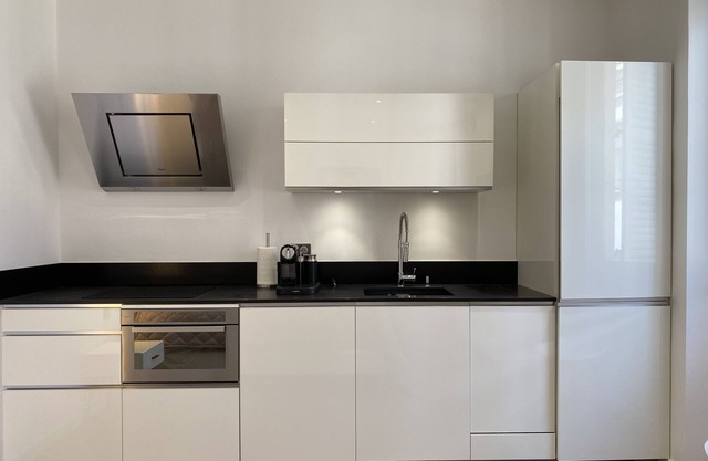 Josefin - Modern studio downtown, 3 minutes from the Croisette and beaches
