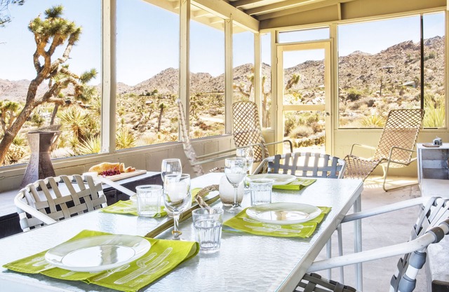Joshua Tree Dream Weaver a chic home on 5 private acres