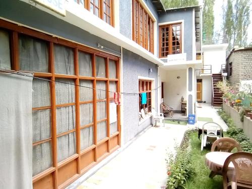 Julay Guest House