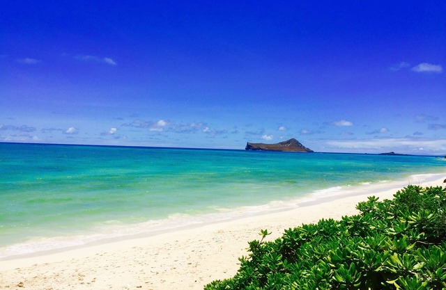 KAILUA-STEPS TO THE BEACH
