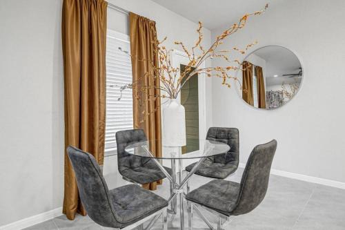 Katy Vibes With Jacuzzi, Elegant and Peaceful 3BR