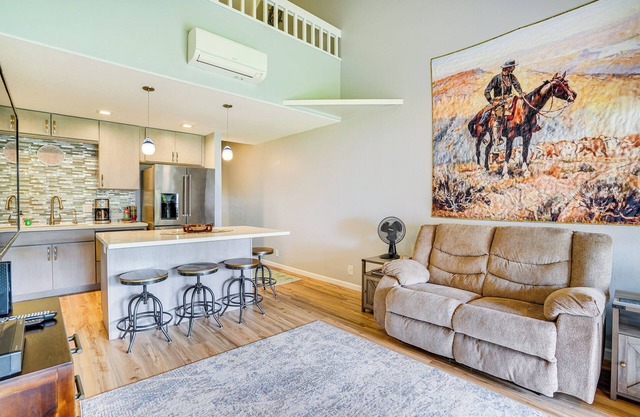 Kaunakakai Vacation Rental w/Pool Access & A/C!