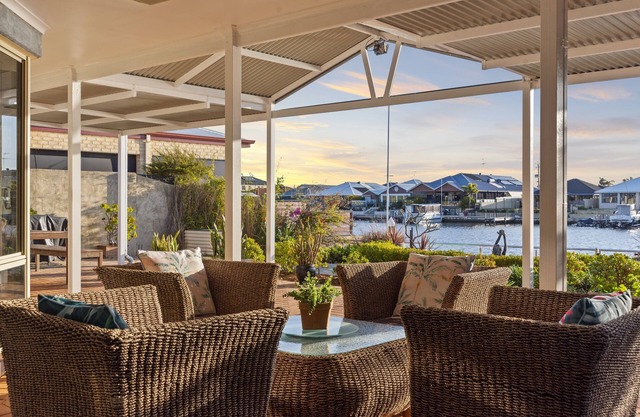 “Kaya Manzi” Canal front home. Great for families and friends