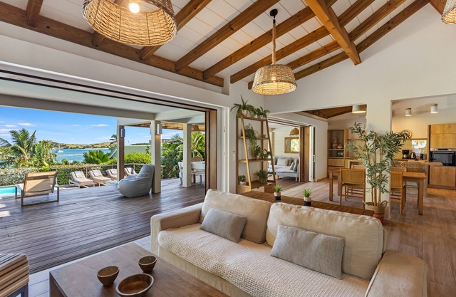 ☀️ 🏖️ Kayaks, snorkeling gear, water access, optic fiber WiFi and AC