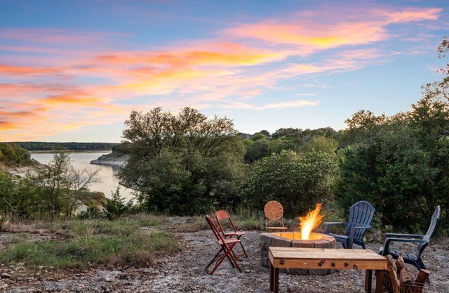 ~Kayaks, Views, Fire Pit, Nature, Game Room~