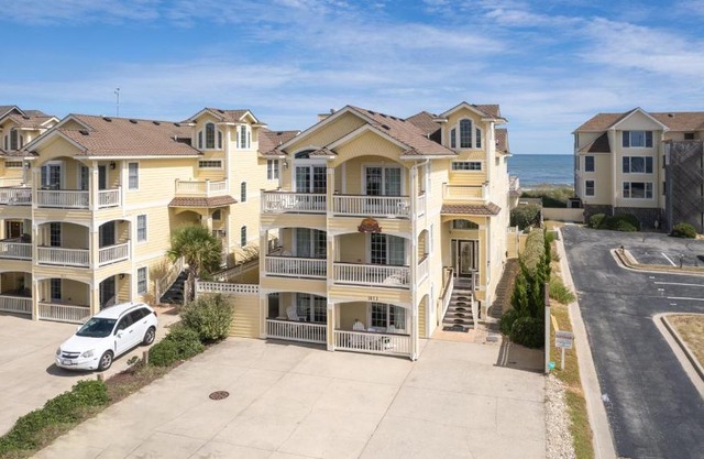 KD1613, Paradise VI- Oceanfront, Pool, H Tub, Theater Rm, Rec Rm, Prvt Beach access