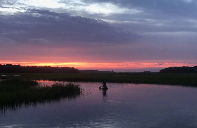 Keepers Landing Creek Front Gem! Club memberships Close to East Beach Great view
