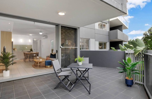 Kelvin Grove Sanctuary - 2BR 2BA w Private Balcony