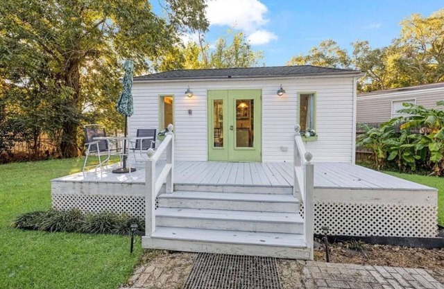 Kemah Cottages on Walsh - Tiny House