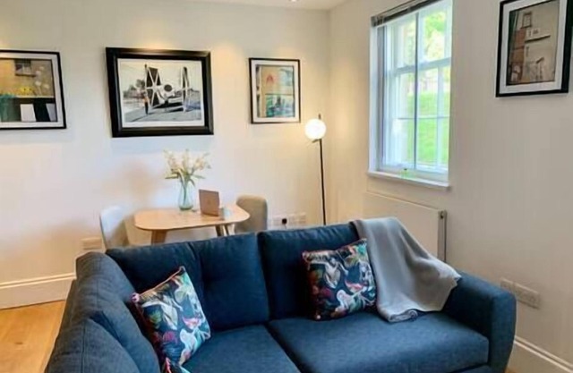 Kensington Apartment, 3 Guests, Free Parking & Wi-Fi