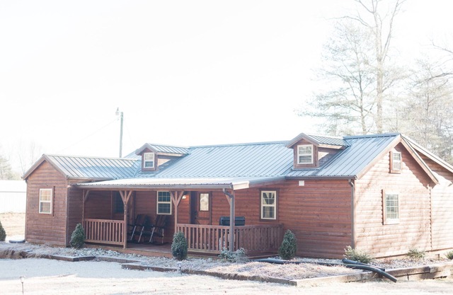 Kentucky Hollow-Mammoth Cave Cabin and Horse Barn