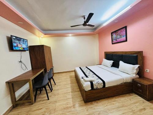 Kerala Homes - Near Nizamuddin Railway Station