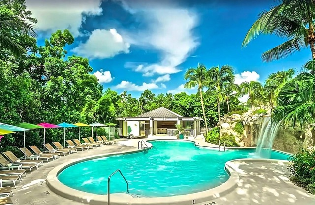 Key Largo's Coastal Charm! Outdoor Pool, Pet-friendly Property, Beach Access!