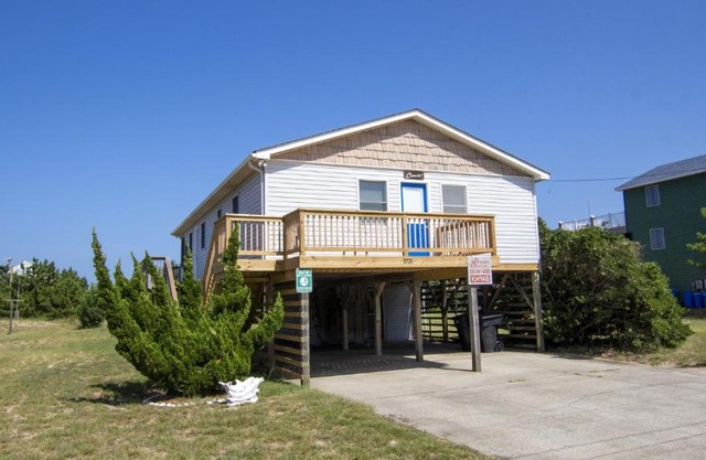 KH146, Camelot- Oceanside, Screened Porch, Close to Shopping and Restaurants!