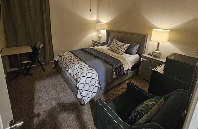 Kick back and relax in this comfy, cozy, calm, stylish space!