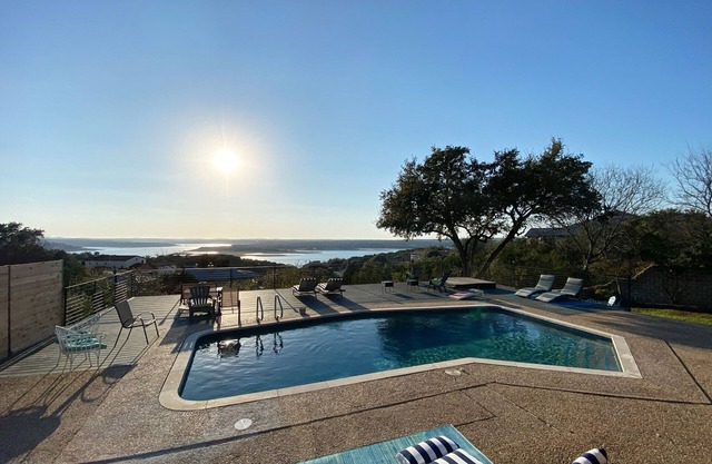 King Of The Hill @ Lake Travis! Pool, Spa, Sunset Views Over Arkansas Bend!