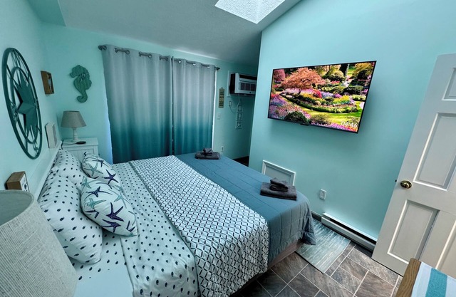 King Size Bed Tennis Courts view condo at Nautical Mile Resort