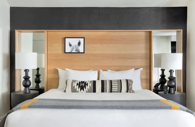 King + Sofa Sleeper, Gravity Haus, Heated Pool, Hot Tub, Teton Village