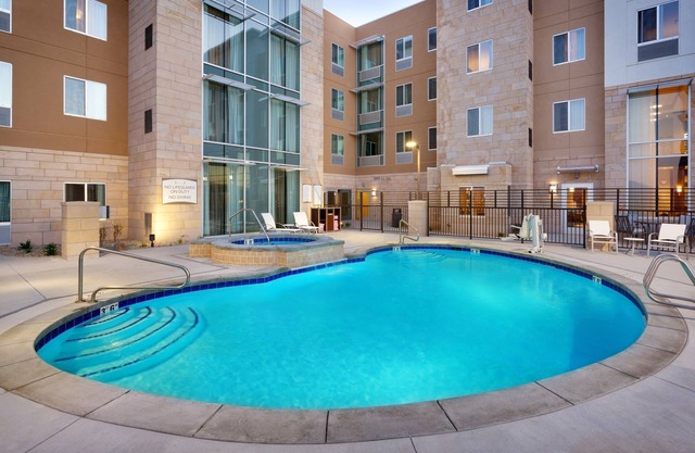 King Suite. Free Breakfast. Pool & Hot Tub. Gym. Great for Business Travelers!