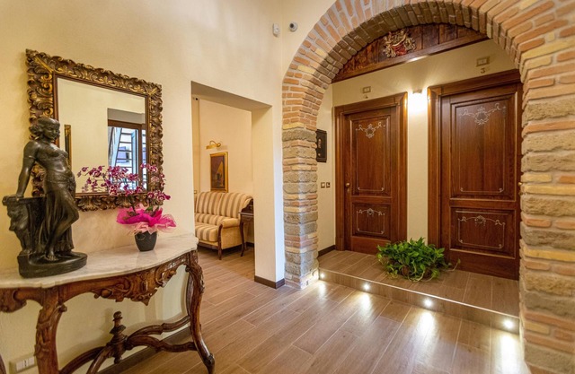 Kings Home In Rome is a 19th-century apartment in the Piazza Vittorio Emanuele II