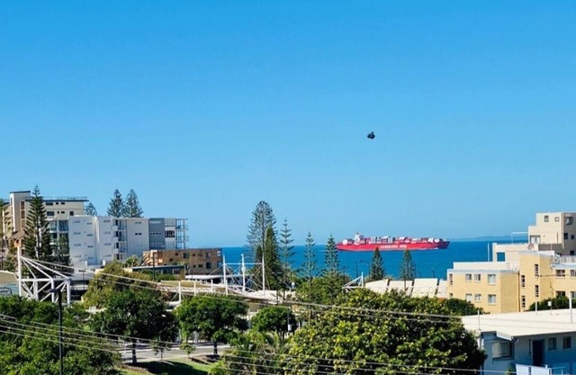 Kings Ocean Views Huge Private Rooftop Fast WiFi Pool Sauna Parking Sleeps 4