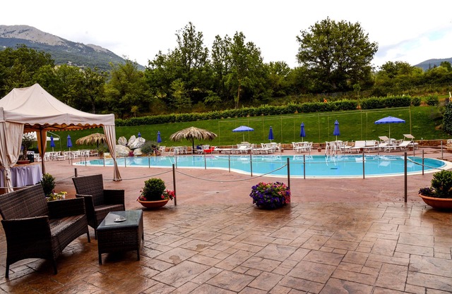 Kiris Hotel