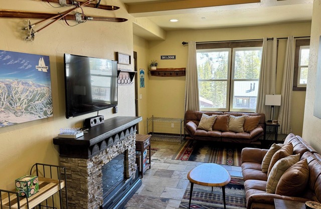 Kirkwood Mountainside Cottage with Deck, Walk to Lifts!