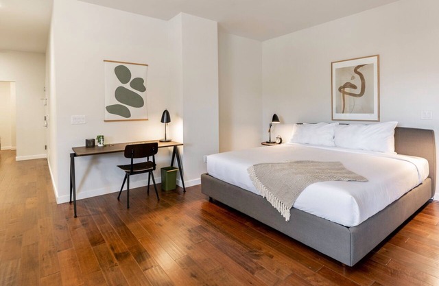 Kislak 301Chic Studio in the Heart of Downtown