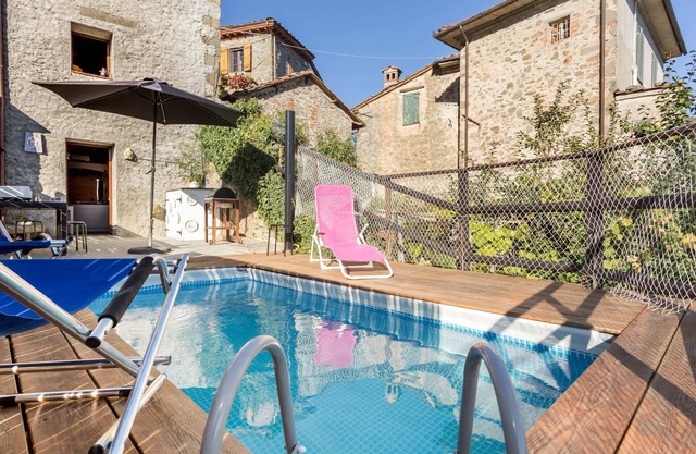KIWI, beautiful 2 bedrooms house with Private swimming pool and outdoor