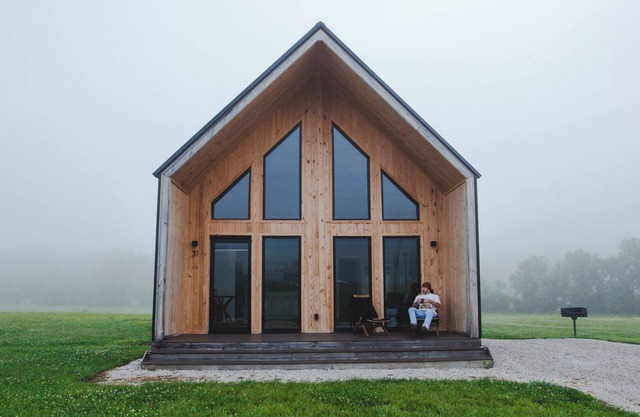 Knob Hill at Three Suns Cabins