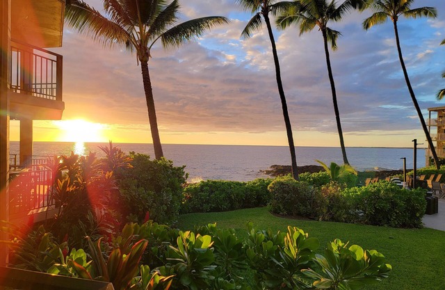 Kona Makai#1-102: Nearly Oceanfront, Ground Floor, with AC & Newly Remodeled!