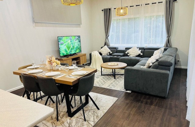 Kookaburra Door - Luxury Boutique Retreat in Dubbo
