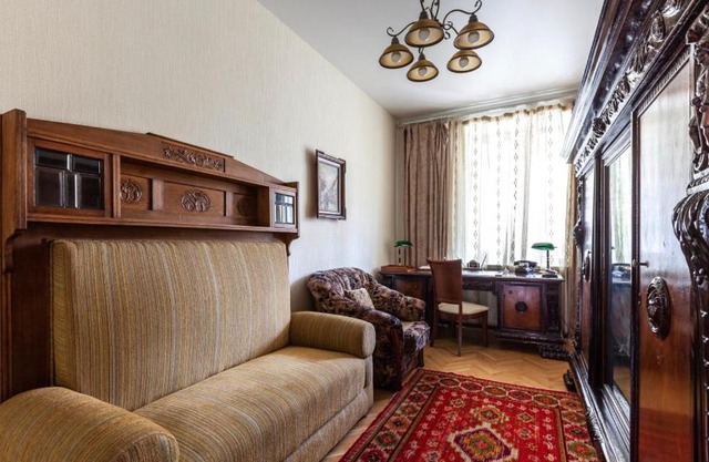 Kropotkinskaya Apartment