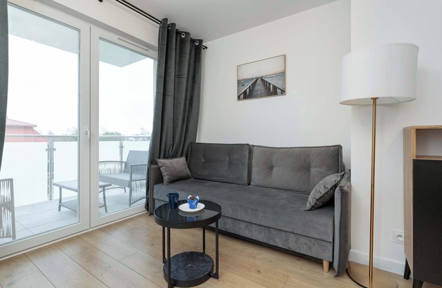 Kuracyjna 15A | Large Apartment | Parking | Desk