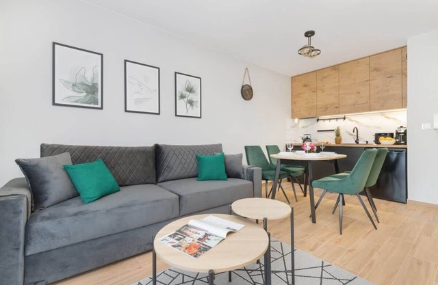 Kuracyjna 15A | Modern Apartment | Balcony
