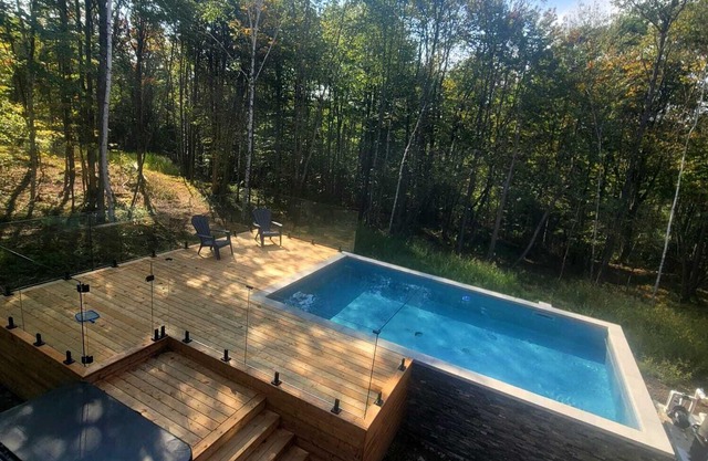 L'atmosphère Splendide Chalet Neuf Avec Piscine, spa et Billard