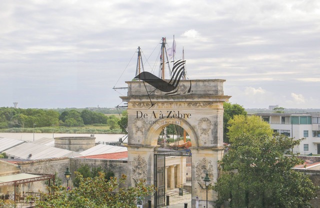 L'AUTHENTIQUE 5 Situated in the town center opposite the thermal baths