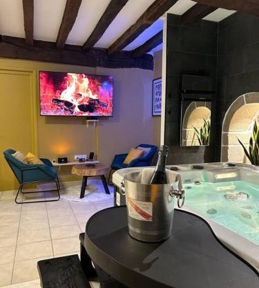 L'Etreinte, gîte de charme avec jacuzzi intérieur et sauna