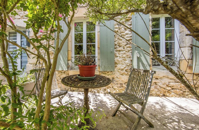 L’Orée de Lansot – Romance Room in a Peaceful, Green Setting